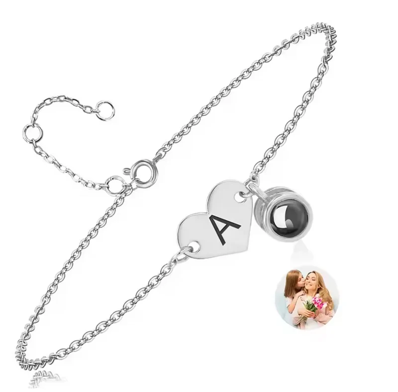 Pulsera con foto dentro e inicial personalizada en corazón