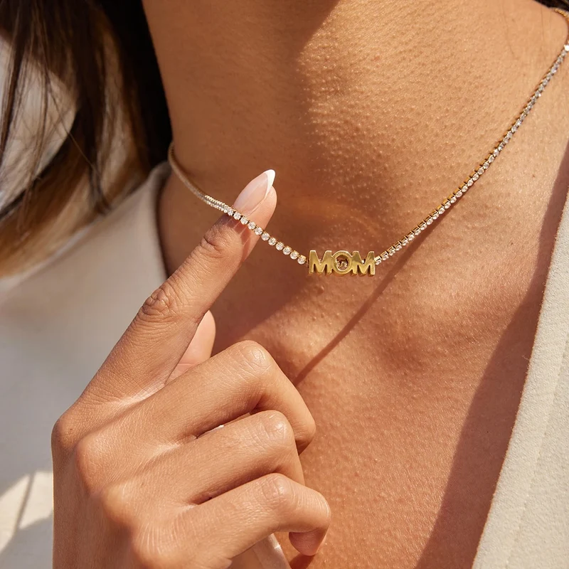 Collar MOM dorado con circonitas – Collar para mamá