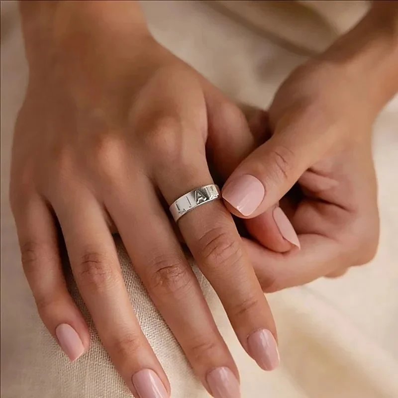 Anillo Personalizado con Nombre | Acero Inoxidable – Hasta 9 Letras