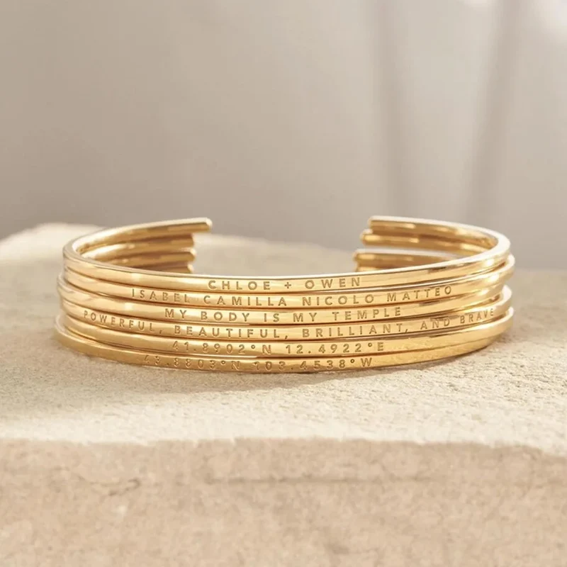 Pulsera Fina Premium de Acero Inoxidable – Grabado Elegante con Nombre