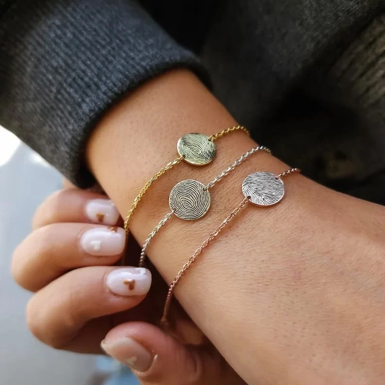 Pulsera personalizada con huella digital · Plata, oro o rosa
