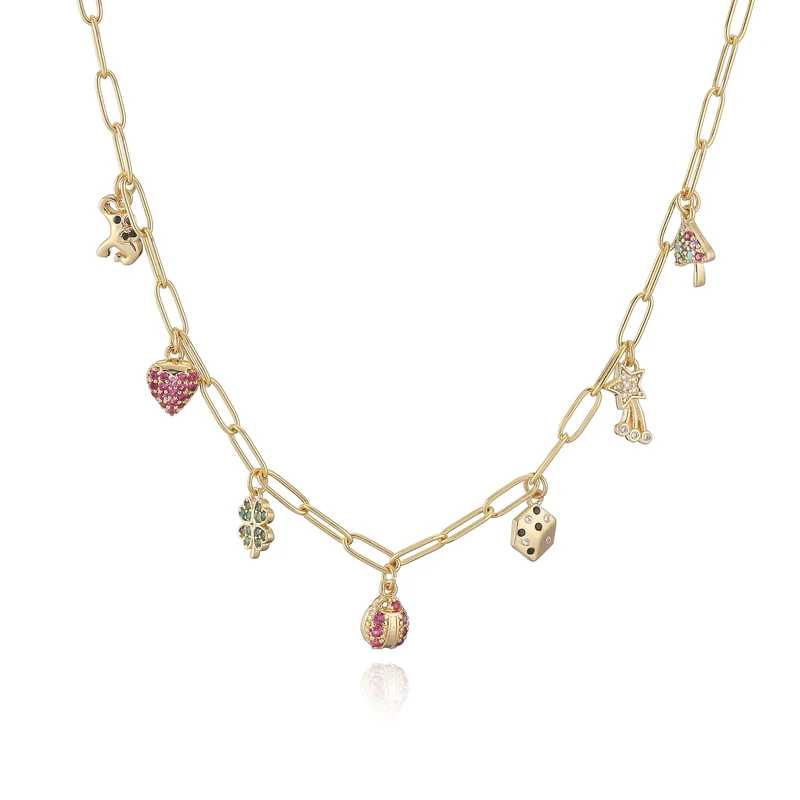 Collar dorado con charms colgantes – Corazón, llave, trébol y más