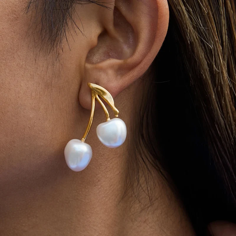 Pendientes Cereza con Perlas – Acero Inoxidable Hipoalergénico