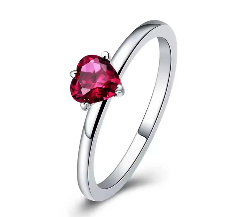 Anillo corazón rojo