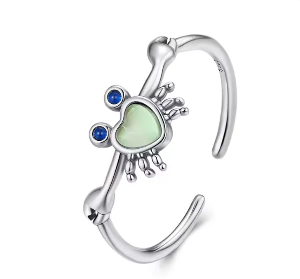 Anillo ajustable de plata de ley 925 cangrejo con corazón verde y ojos azules
