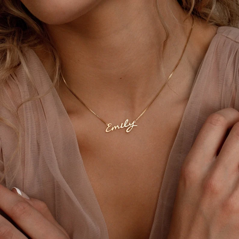 Collar Emily