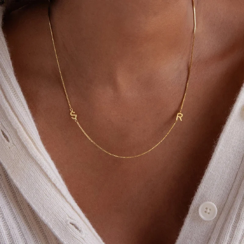 Collar con dos iniciales personalizado