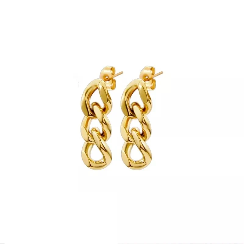 Pendientes trenzados.